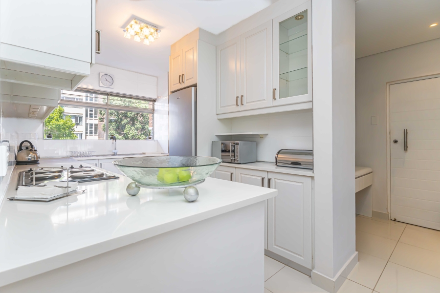 2 Bedroom Property for Sale in Sea Point Western Cape